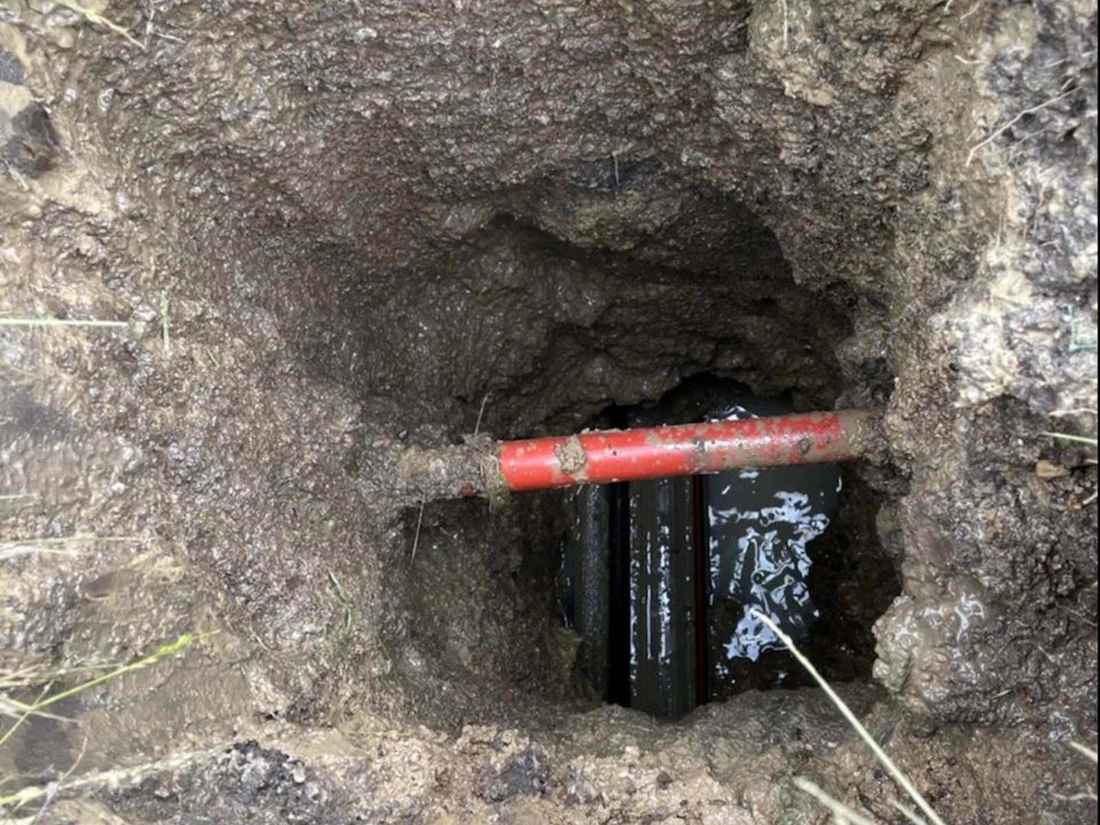 Managing a 12 kv Distribution Line Installation | Electric Conduit ...