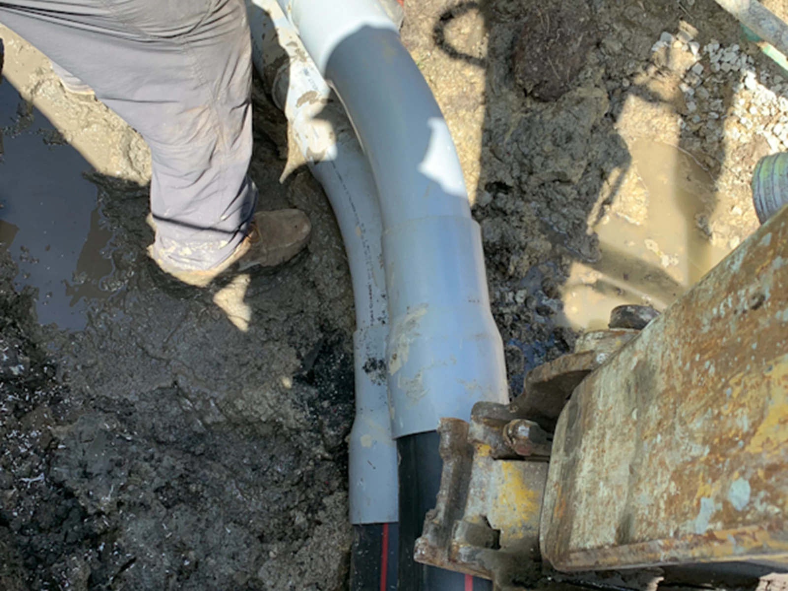 Managing a 12 kv Distribution Line Installation | Electric Conduit ...