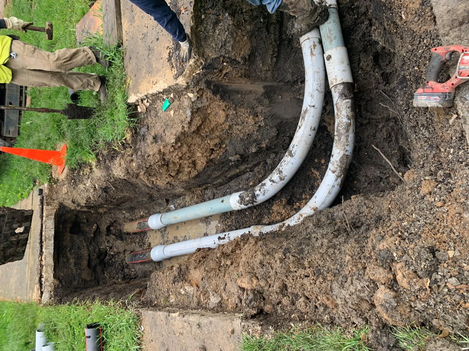 Managing a 12 kv Distribution Line Installation | Electric Conduit ...