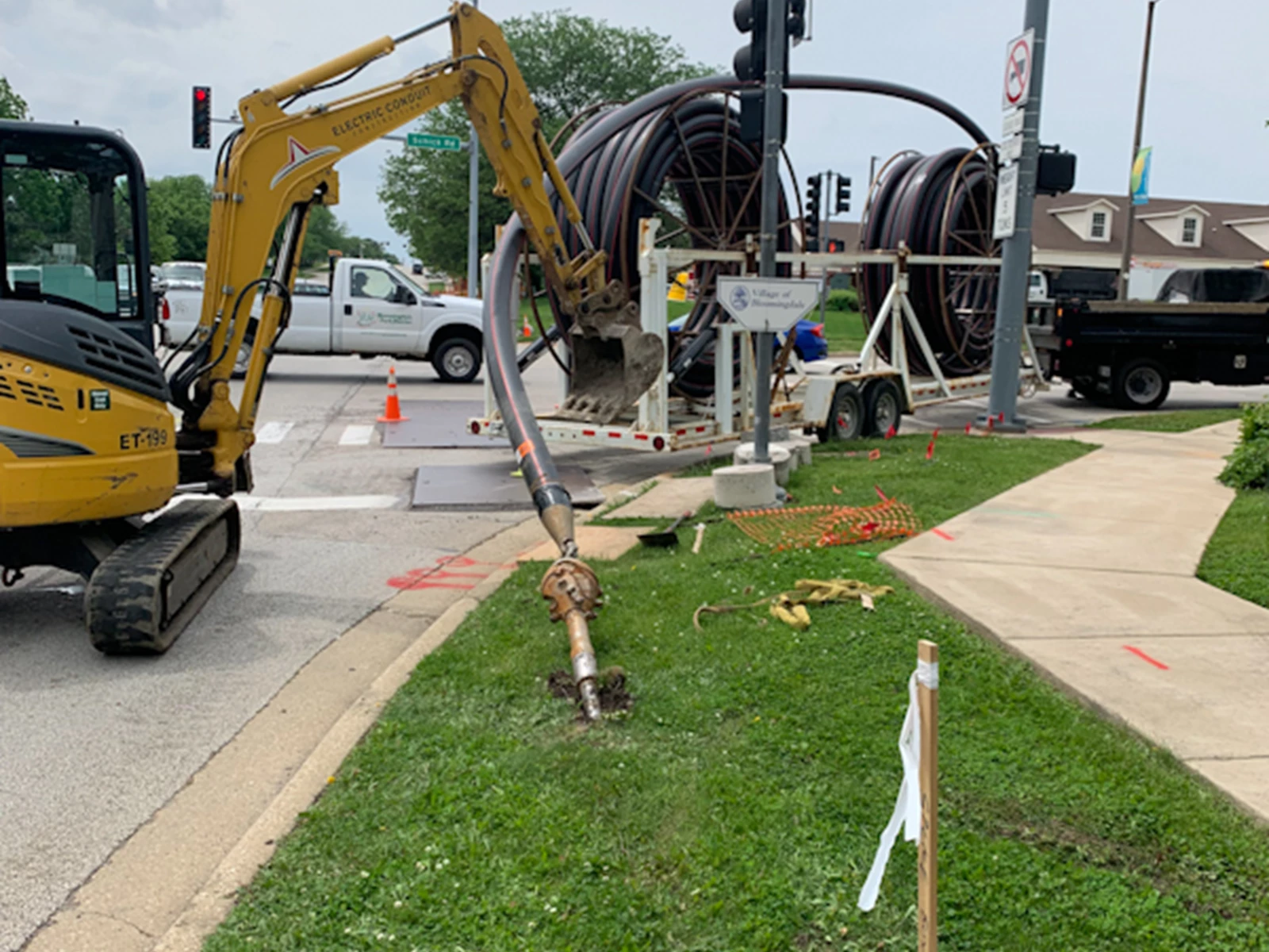 Managing a 12 kv Distribution Line Installation | Electric Conduit ...