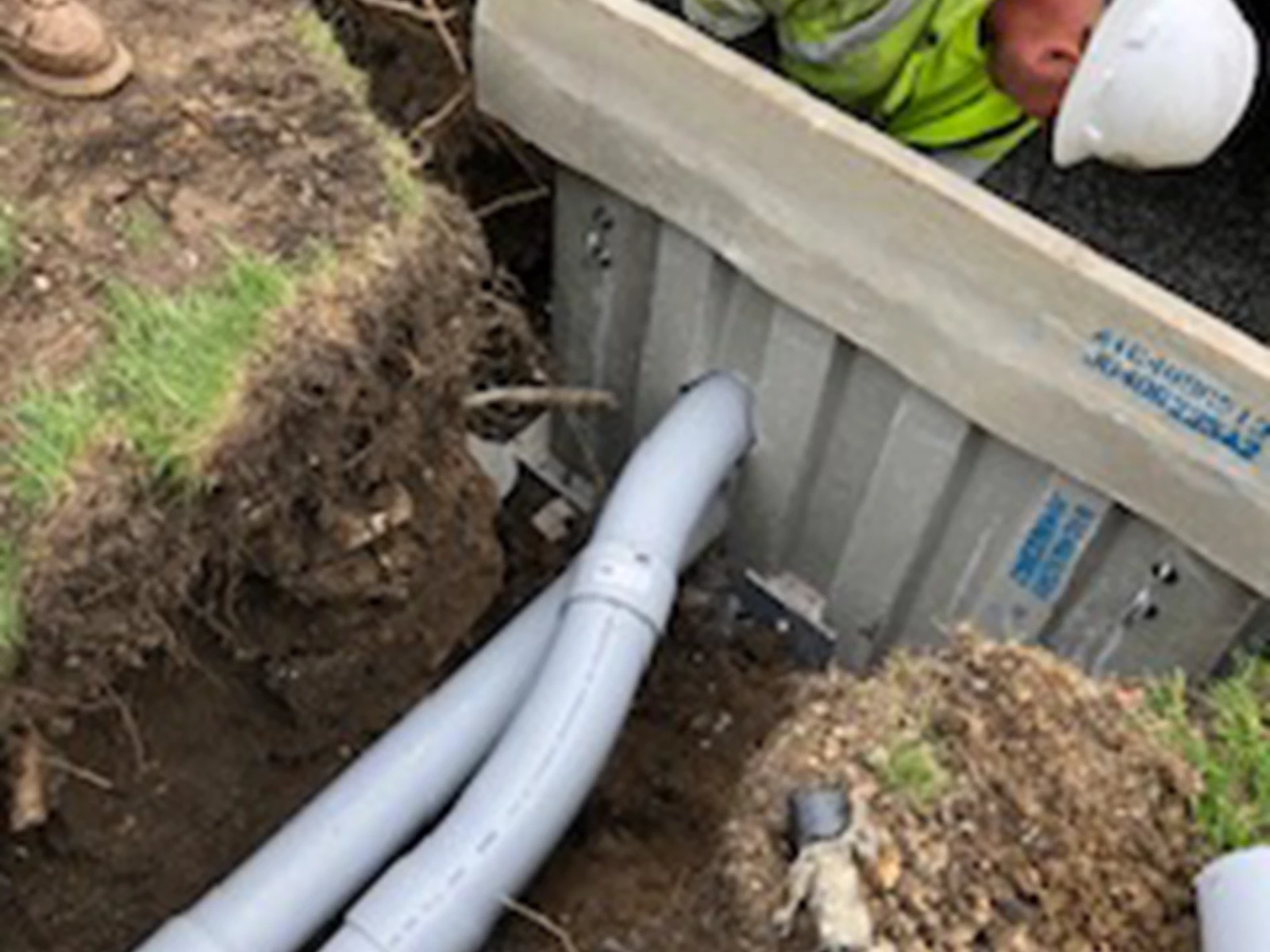 Managing a 12 kv Distribution Line Installation | Electric Conduit ...